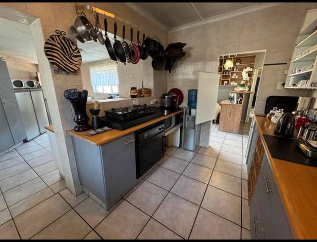 3 BEDROOM HOUSE FOR SALE IN VAN RIEBEECK PARK
